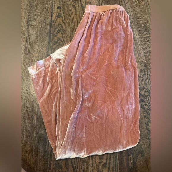 Alice and Olivia Racquel Wide-Leg Velvet Pants | Size 8 - Picture 5 of 8